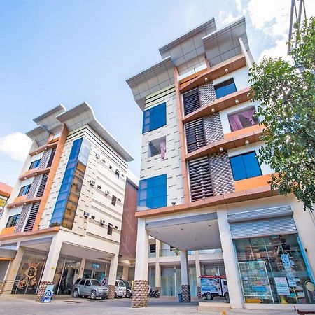Oyo 443 Maria Cristina Arcade Suites Cebu Kültér fotó