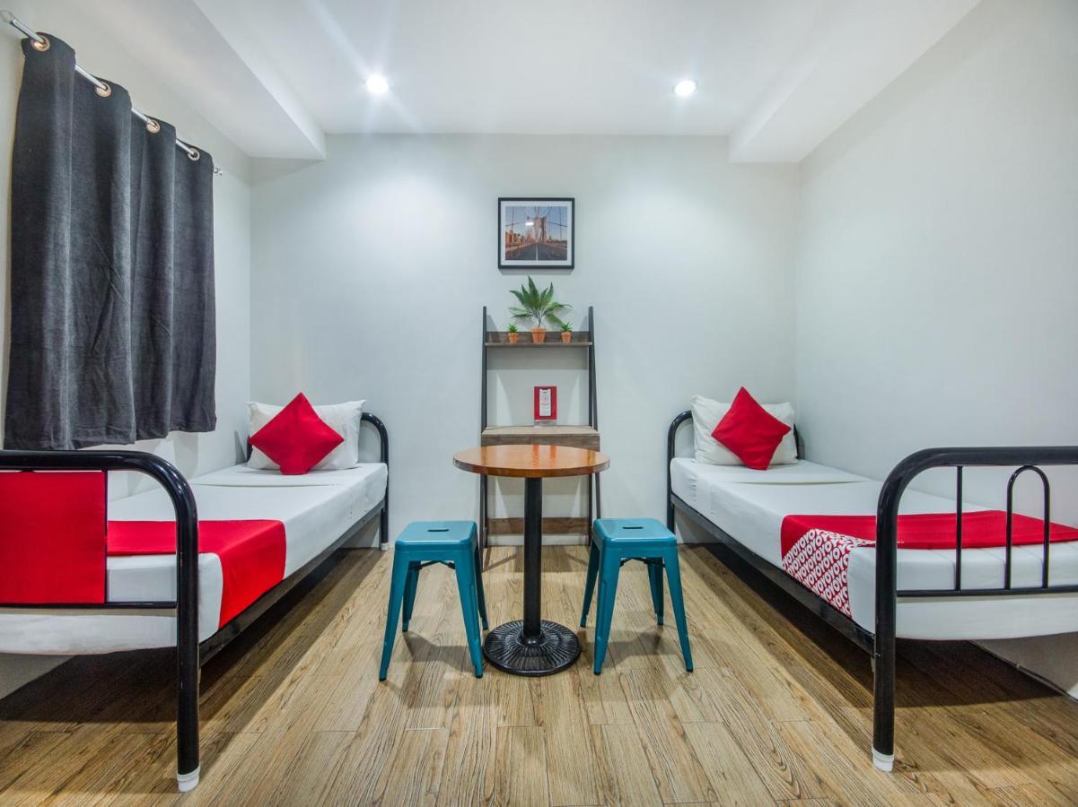 Oyo 443 Maria Cristina Arcade Suites Cebu Kültér fotó