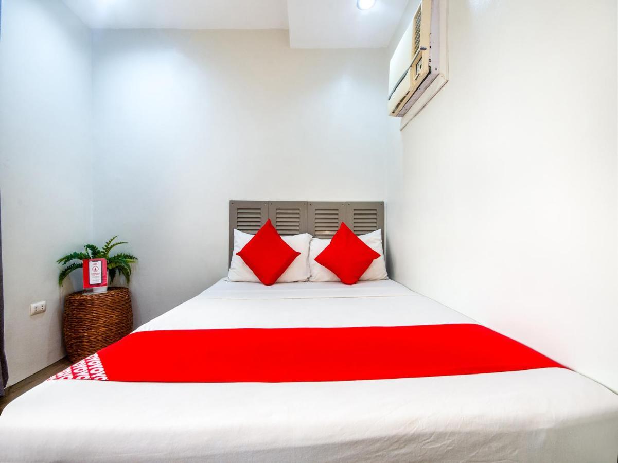 Oyo 443 Maria Cristina Arcade Suites Cebu Kültér fotó