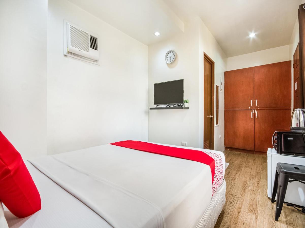 Oyo 443 Maria Cristina Arcade Suites Cebu Kültér fotó