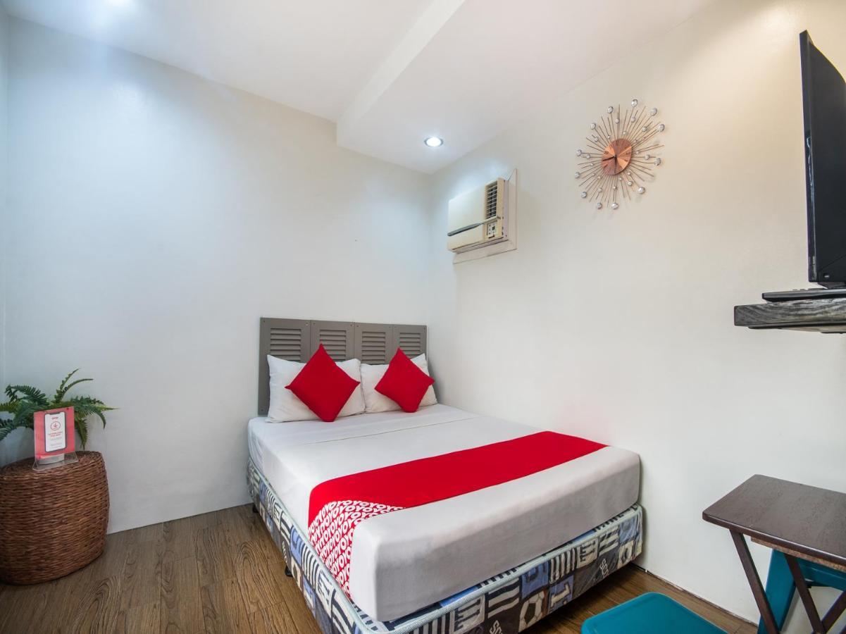 Oyo 443 Maria Cristina Arcade Suites Cebu Kültér fotó