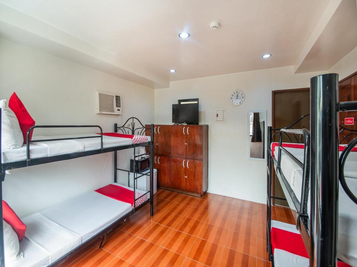 Oyo 443 Maria Cristina Arcade Suites Cebu Kültér fotó