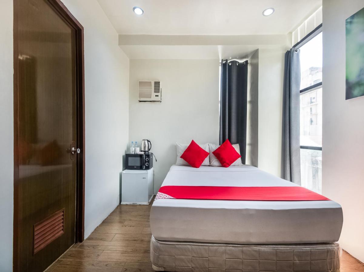 Oyo 443 Maria Cristina Arcade Suites Cebu Kültér fotó