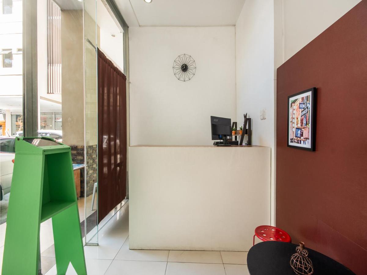Oyo 443 Maria Cristina Arcade Suites Cebu Kültér fotó