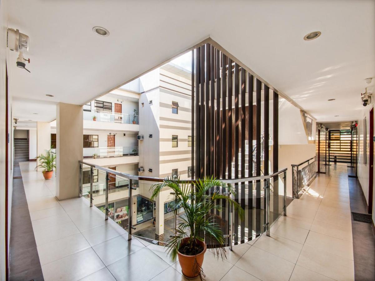 Oyo 443 Maria Cristina Arcade Suites Cebu Kültér fotó