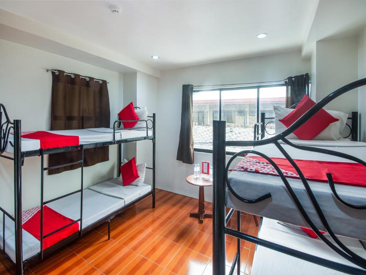 Oyo 443 Maria Cristina Arcade Suites Cebu Kültér fotó
