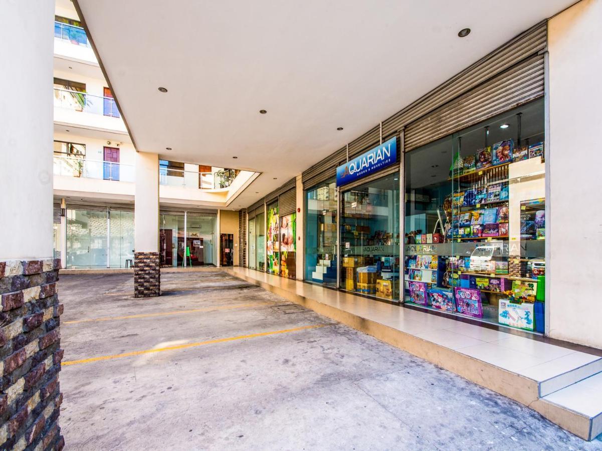 Oyo 443 Maria Cristina Arcade Suites Cebu Kültér fotó