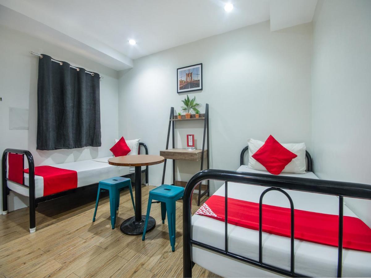 Oyo 443 Maria Cristina Arcade Suites Cebu Kültér fotó