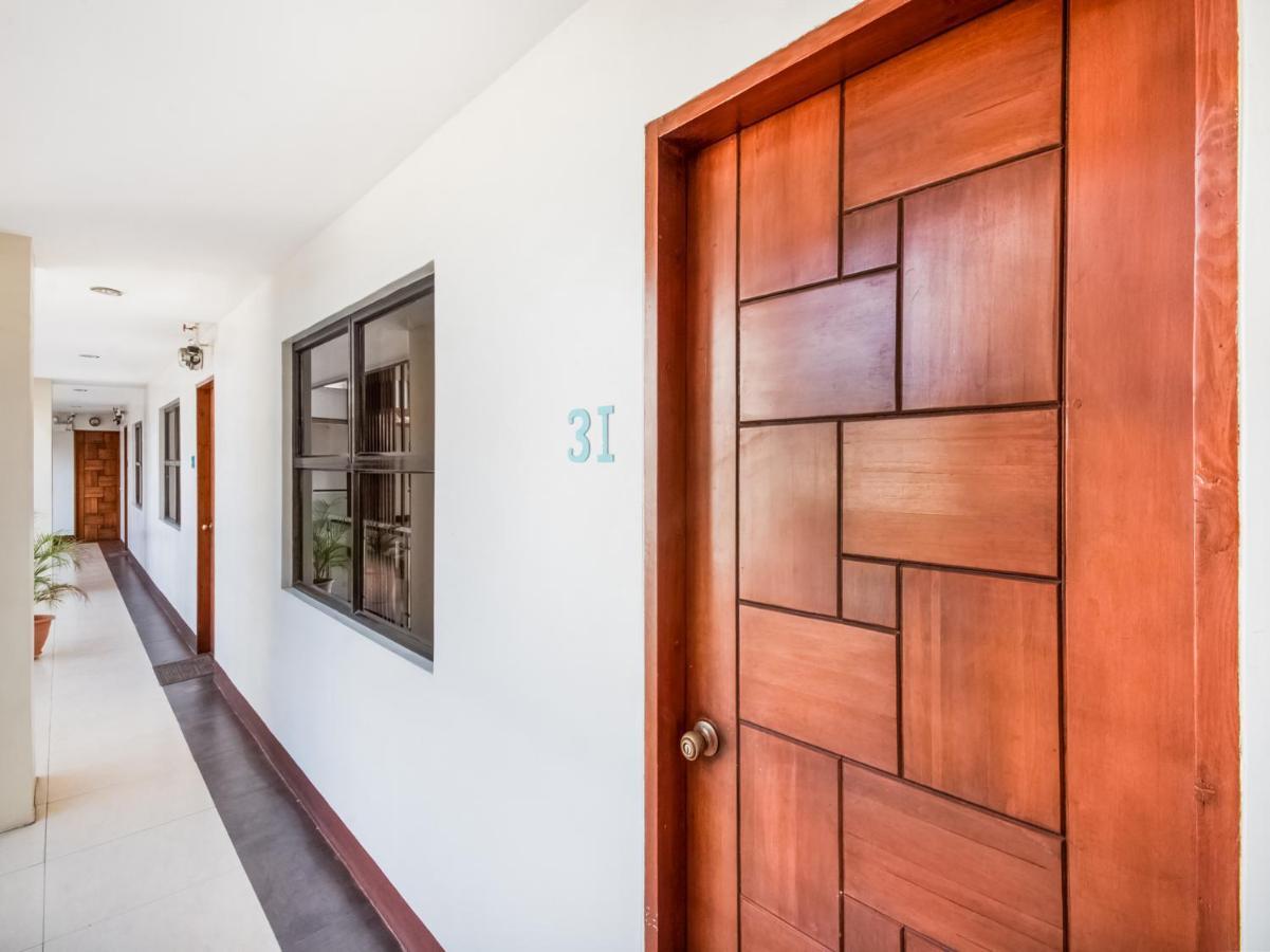Oyo 443 Maria Cristina Arcade Suites Cebu Kültér fotó