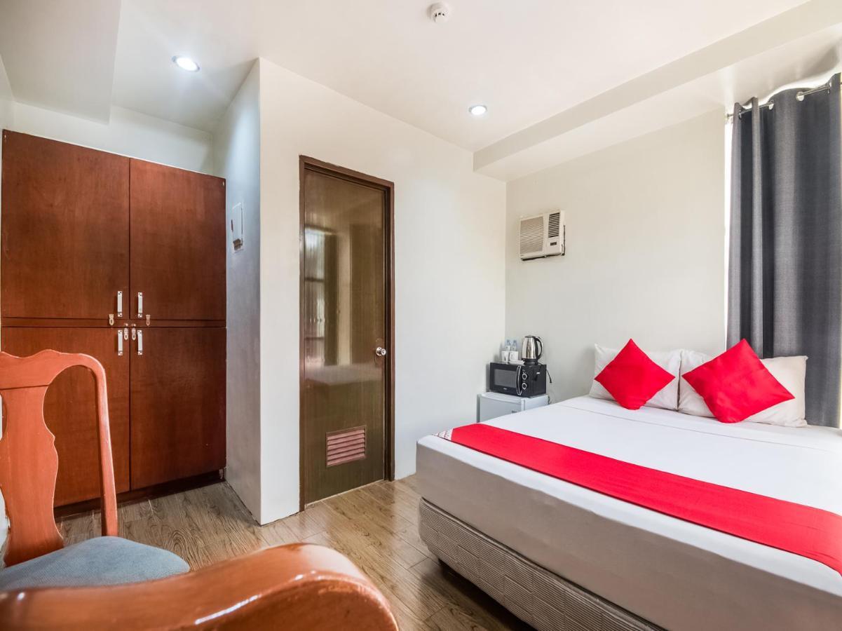 Oyo 443 Maria Cristina Arcade Suites Cebu Kültér fotó