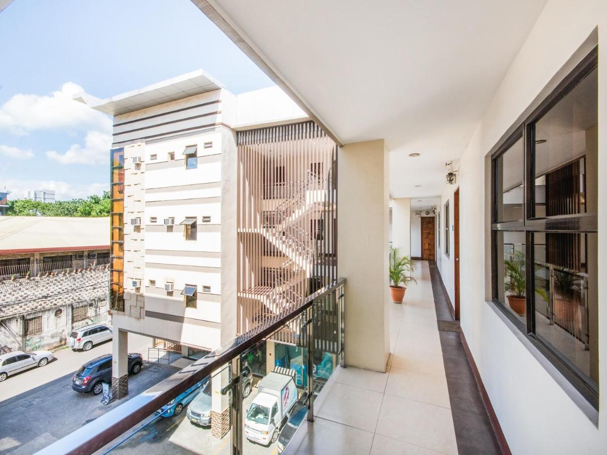 Oyo 443 Maria Cristina Arcade Suites Cebu Kültér fotó