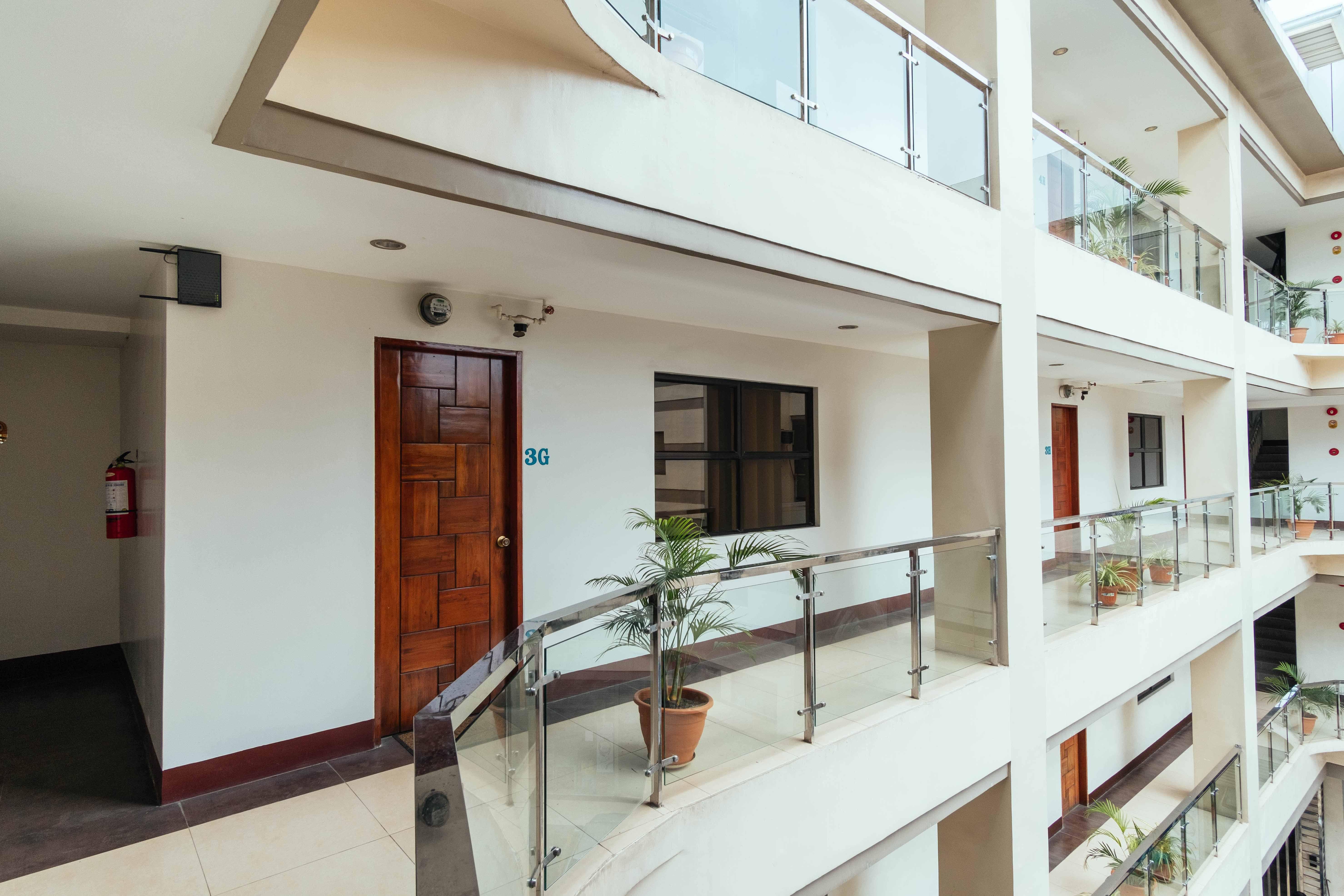 Oyo 443 Maria Cristina Arcade Suites Cebu Kültér fotó